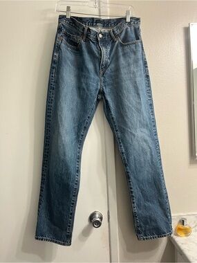 Uniqlo Men’s Straight-Leg Jeans in Medium Blue